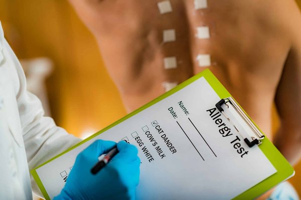 Comment la Clinique de Rosemère traite-t-elle les allergies ?