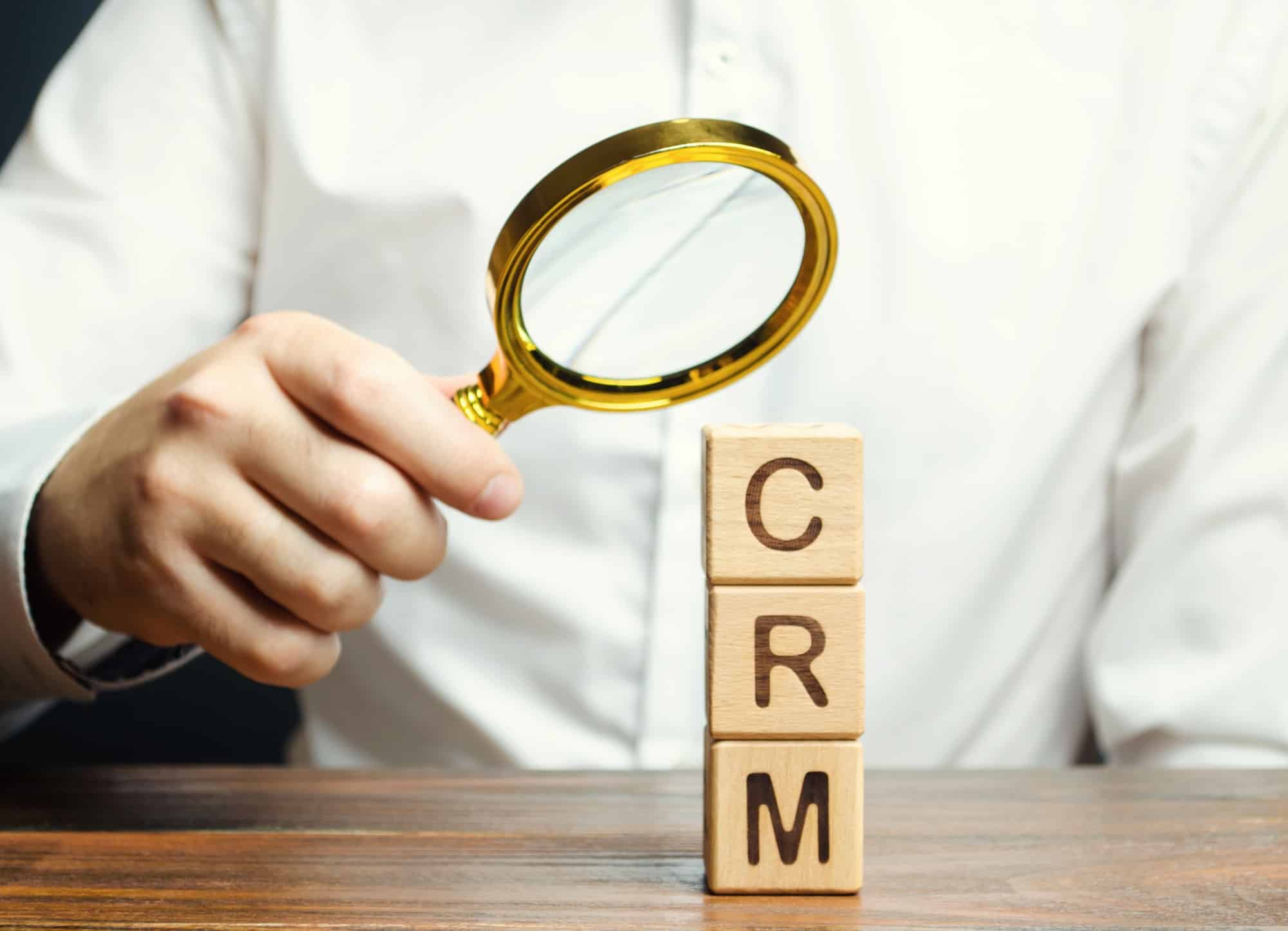 Optimisez la relation client avec un crm français